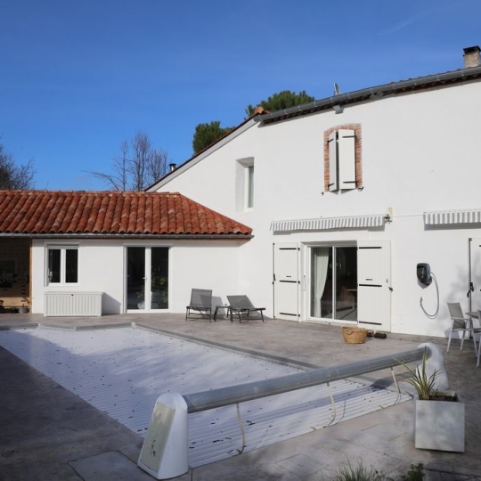  DEMEURES MAISONS PATRIMOINE : Domaines / Propriétés | VARILHES (09120) | 295 m2 | 588 000 € 