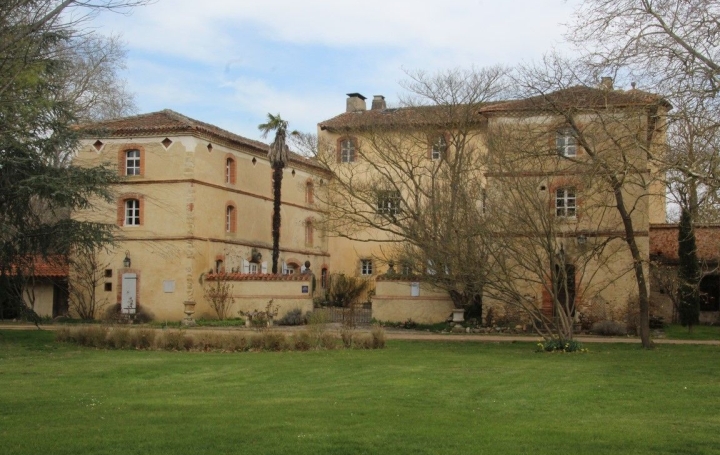 Domaine   PAMIERS  600 m2 1 250 000 € 