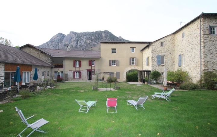  DEMEURES MAISONS PATRIMOINE Domain / Estate | FOIX (09000) | 840 m2 | 1 159 200 € 